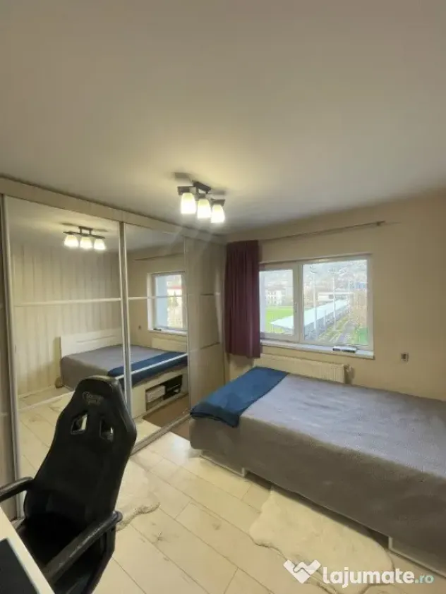 Apartament de 3 camere, 75 mp, zona Vivo