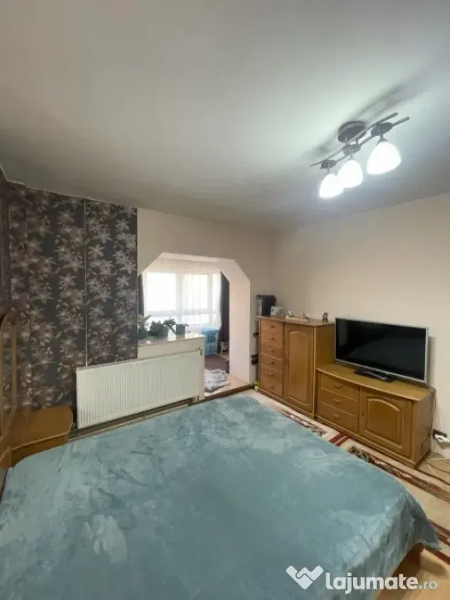 Apartament de 3 camere, 75 mp, zona Vivo