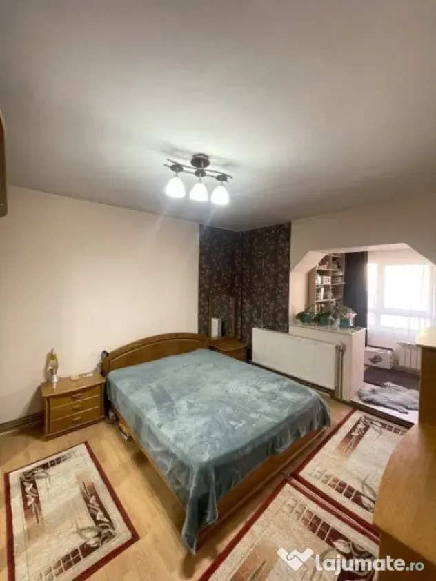 Apartament de 3 camere, 75 mp, zona Vivo
