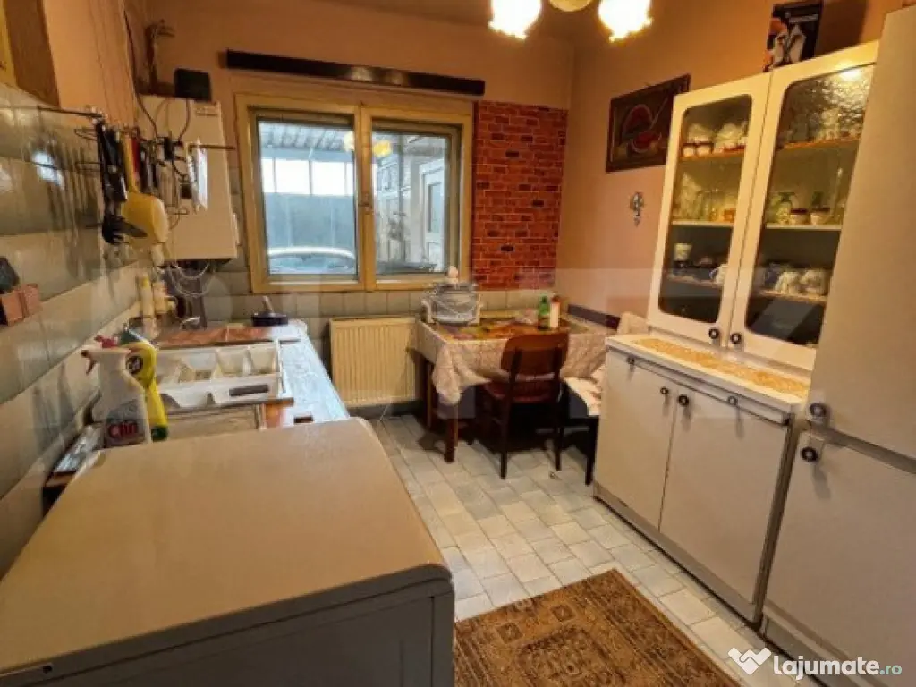 Casa, 4 camere, 144 mp, zona Buna Vestire