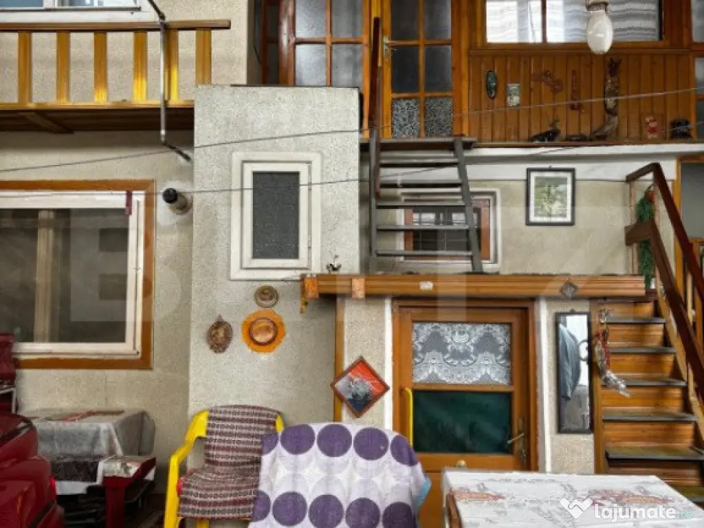 Casa, 4 camere, 144 mp, zona Buna Vestire