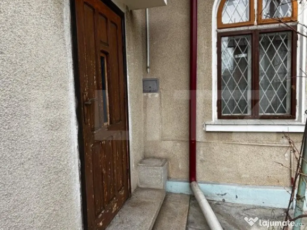 Casa, 4 camere, 144 mp, zona Buna Vestire