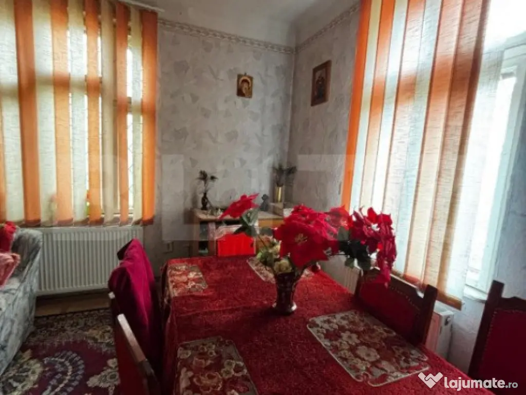 Casa, 4 camere, 144 mp, zona Buna Vestire