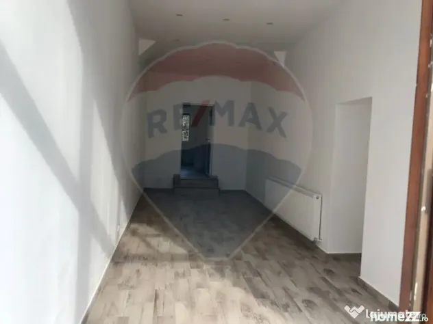 Spațiu comercial de închiriat, 39 mp, în zona Ultracen...