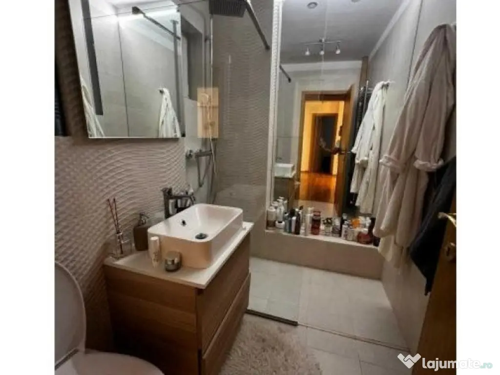 Tineretului, Str. Trestiana, Apartament 3 camere.