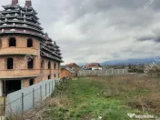 Teren intravilan 1300 mp de pe Valea Avrigului, drum asfalt 