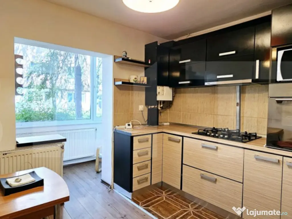 Apartament cu 3 camere, parter -Sf.Gheorghe