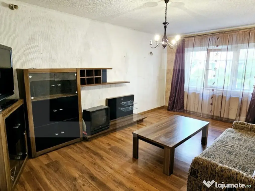 Apartament cu 3 camere, parter -Sf.Gheorghe