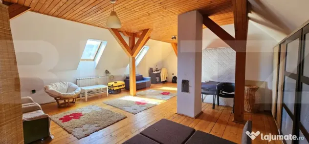 Casă, de vanzare, cu 6 camere, 300 mp, zona semicentrala