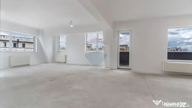 Apartament semifinisat, de Lux, zona semicentrală, 248mp...