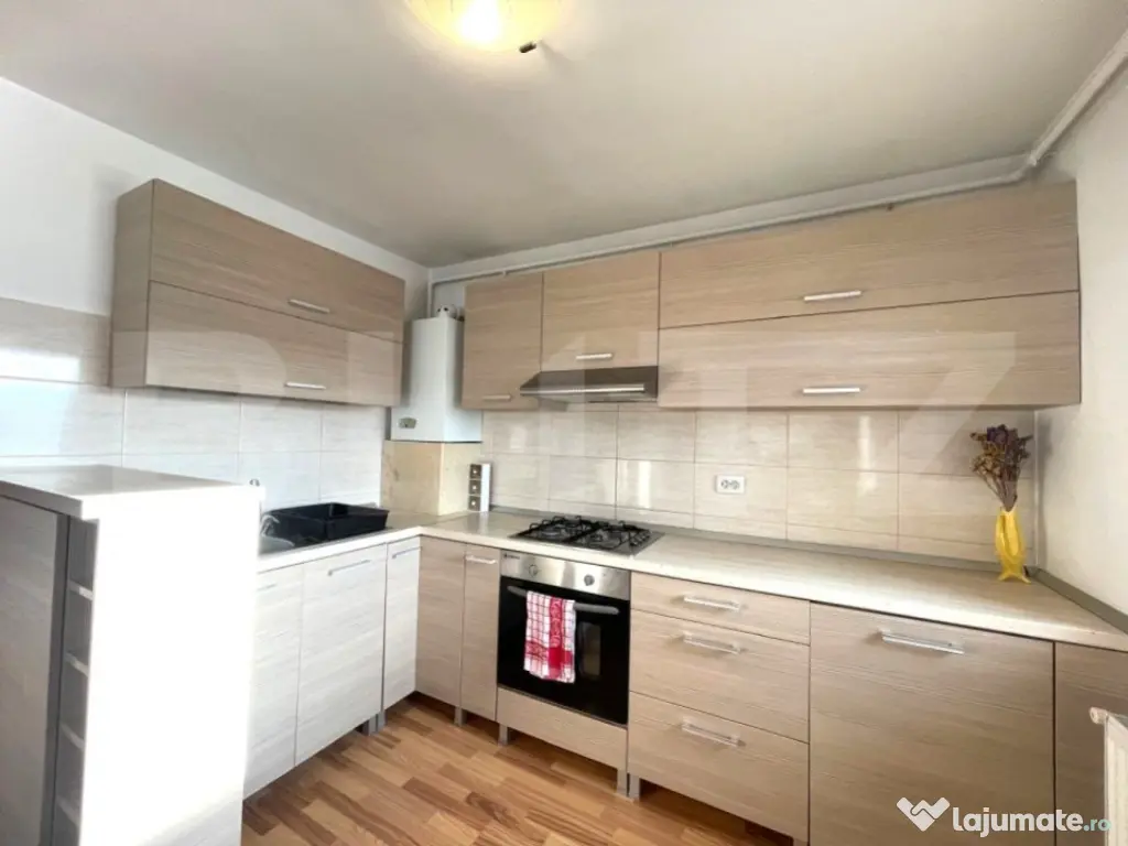 Apartament 2 camere, 47, 83 mp, balcon, parcare, Restaurant