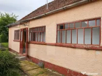 Casă tradițională din lemn, cu teren de 600 mp. - Bodoc