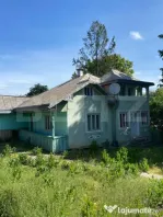 Casa si teren de vanzare, 2000 mp, zona Dragoiesti