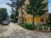 Apartament 2 camere si garaj Arad