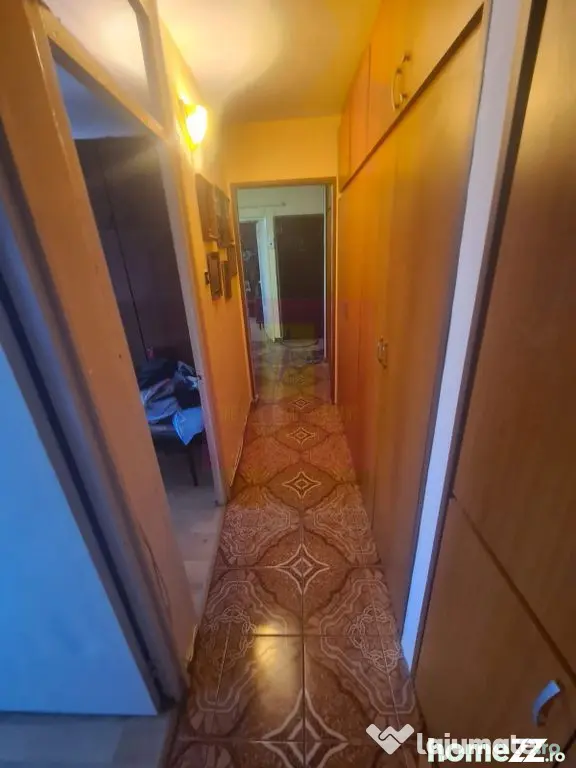 Apartament cu 3 camere de vanzare in Campina - Zona Centrala