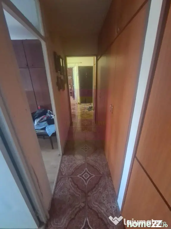 Apartament cu 3 camere de vanzare in Campina - Zona Centrala
