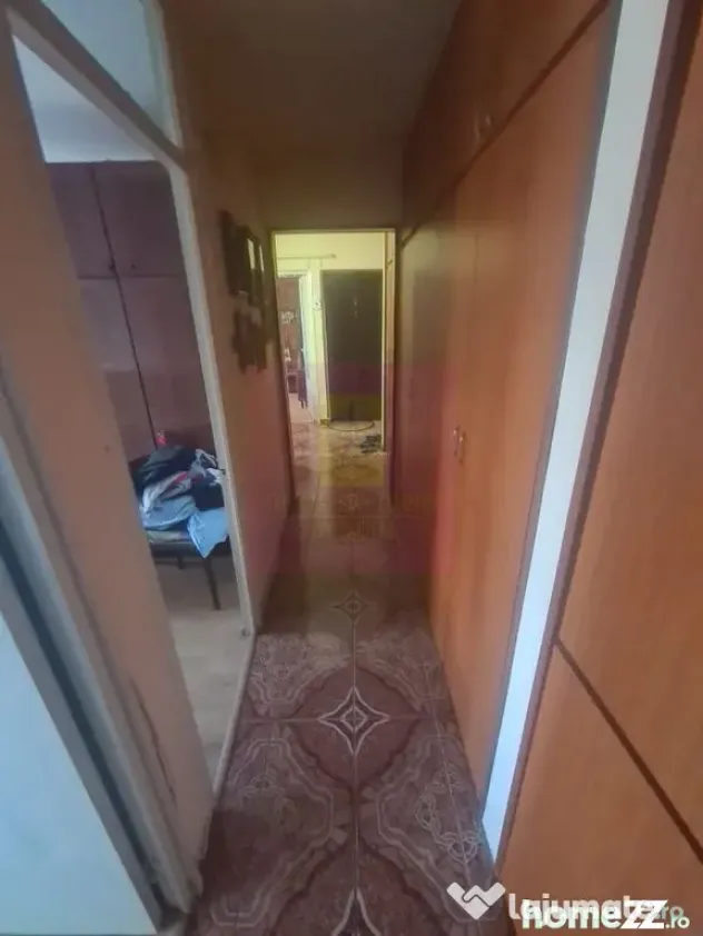 Apartament cu 3 camere de vanzare in Campina - Zona Centrala