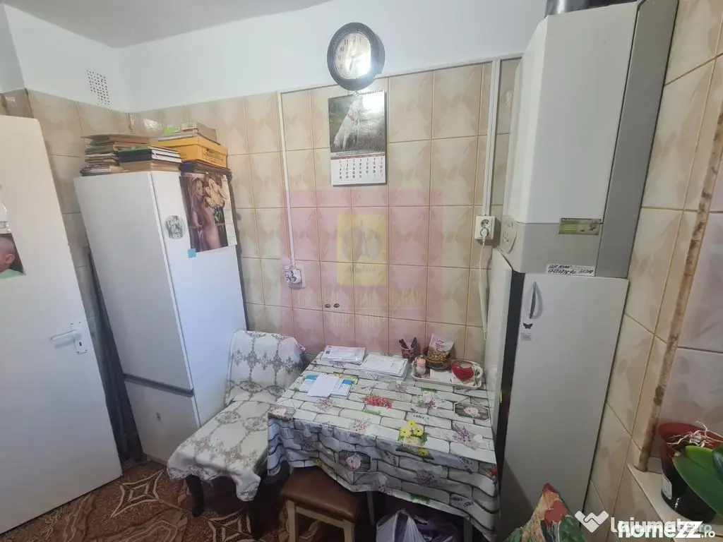 Apartament cu 3 camere de vanzare in Campina - Zona Centrala