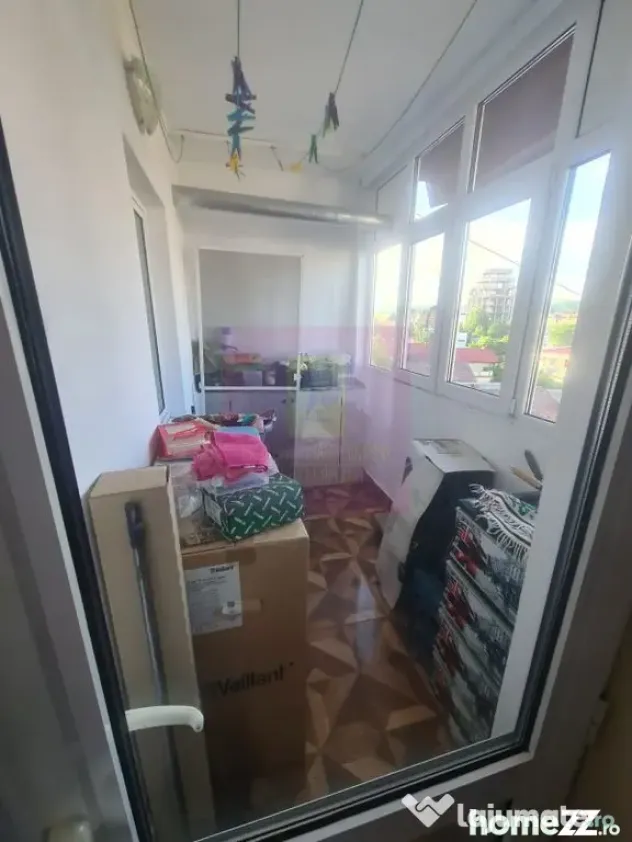 Apartament cu 3 camere de vanzare in Campina - Zona Centrala