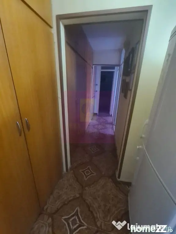Apartament cu 3 camere de vanzare in Campina - Zona Centrala