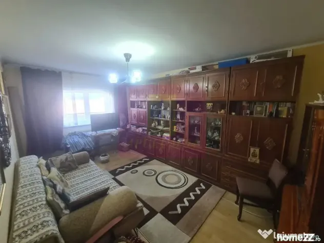 Apartament cu 3 camere de vanzare in Campina - Zona Centrala - Campina (Prahova)