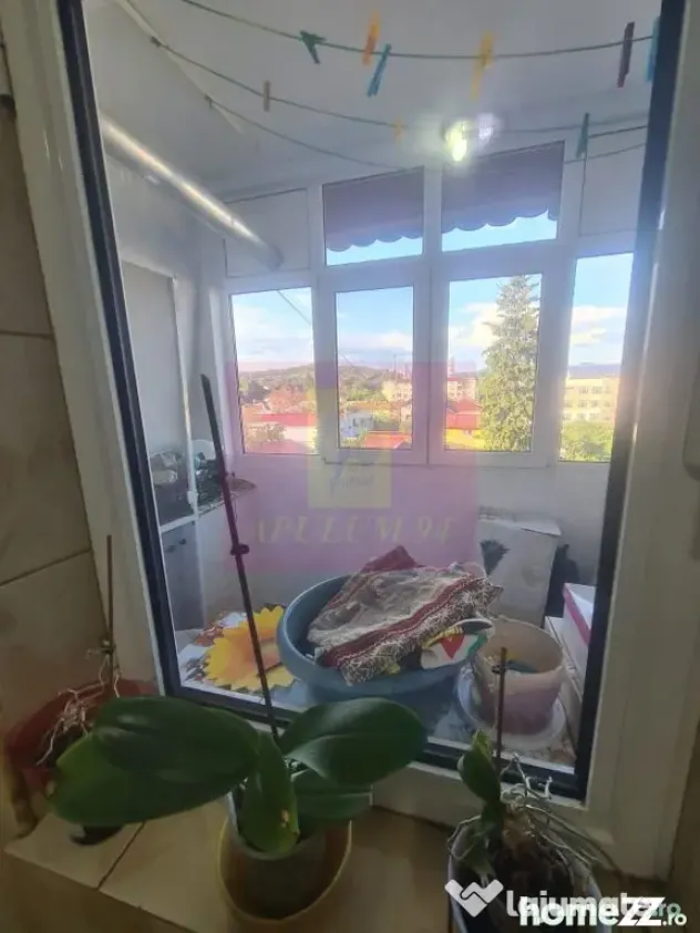 Apartament cu 3 camere de vanzare in Campina - Zona Centrala - Campina (Prahova)