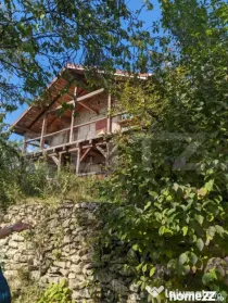 Casa 3 camere si teren 4873 mp în Pietroasa, Moldoveneşti