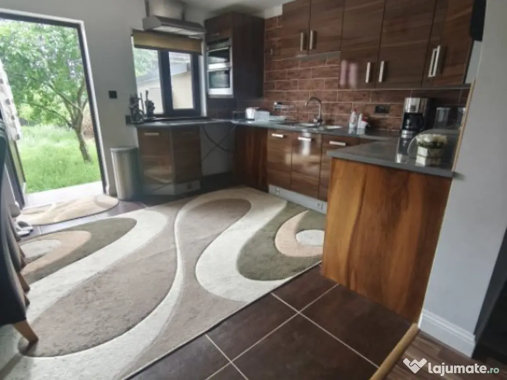 Casa + teren 2600mp, zona Horodnic de Sus, Radauti