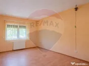 Vila rezidential/ gradina de vis/sera/ panouri/ Sanpetru! 