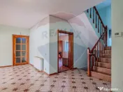 Vila rezidential/ gradina de vis/sera/ panouri/ Sanpetru! 