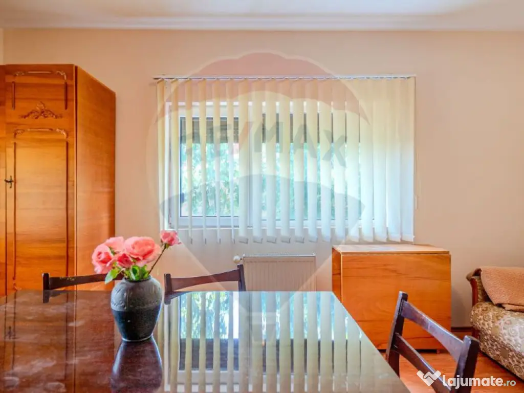 Vila rezidential/ gradina de vis/sera/ panouri/ Sanpetru!