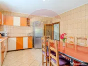 Vila rezidential/ gradina de vis/sera/ panouri/ Sanpetru! 