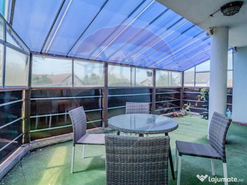 Vila rezidential/ gradina de vis/sera/ panouri/ Sanpetru!