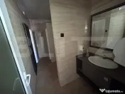 Spatiu comercial pe 2 niveluri, 230 mp, zona semicentrala 