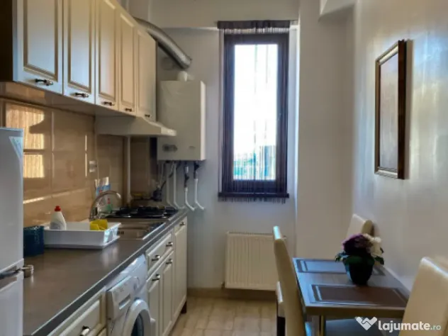 Apartament 3 camere zona Mamaia Nord