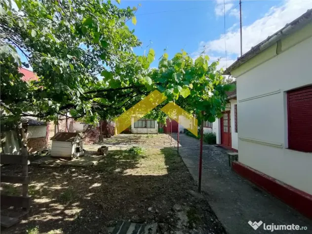 Casa 3 camere de in sat Ghioroc, judetul Arad