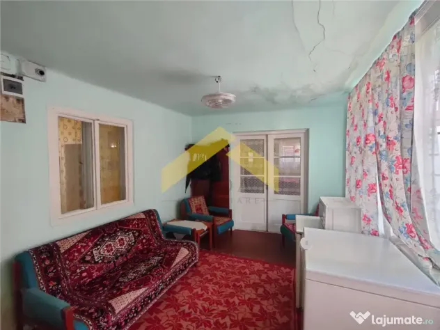 Casa 3 camere de in sat Ghioroc, judetul Arad