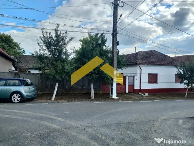 Casa 3 camere de in sat Ghioroc, judetul Arad