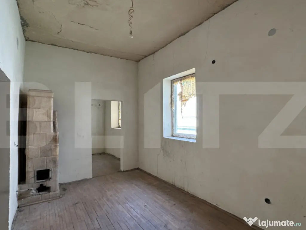 Casă S + P + E, 329 mp, cu spațiu comercial, teren 339 mp,