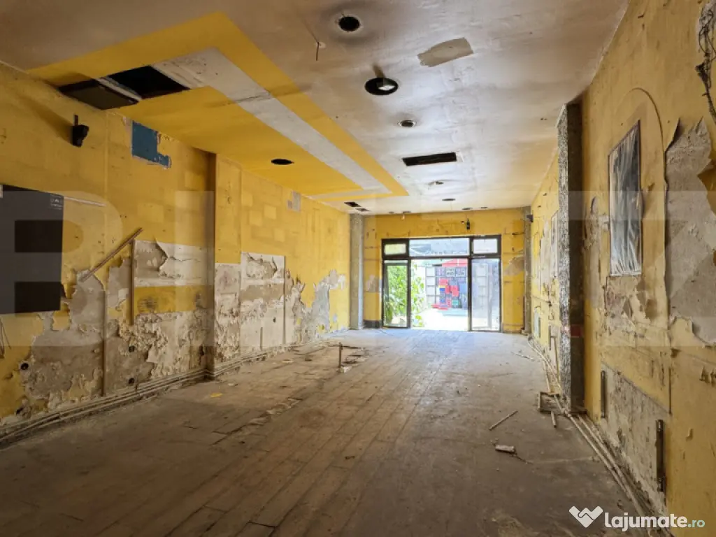 Casă S + P + E, 329 mp, cu spațiu comercial, teren 339 mp,