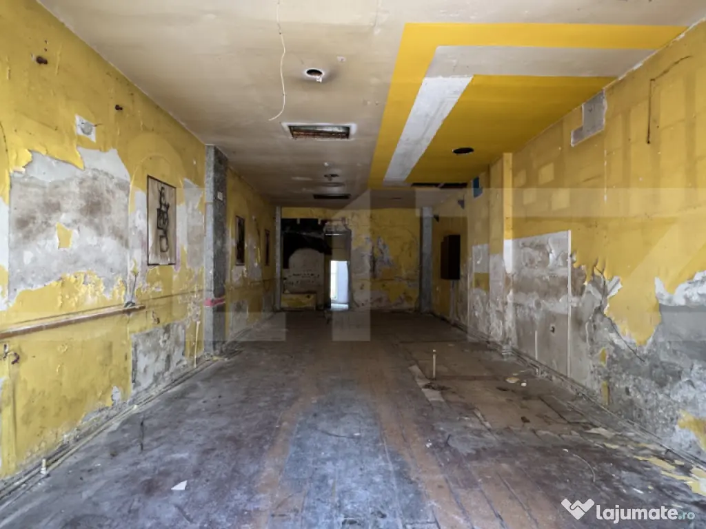 Casă S + P + E, 329 mp, cu spațiu comercial, teren 339 mp,