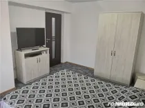 1 camera in zona Aradului