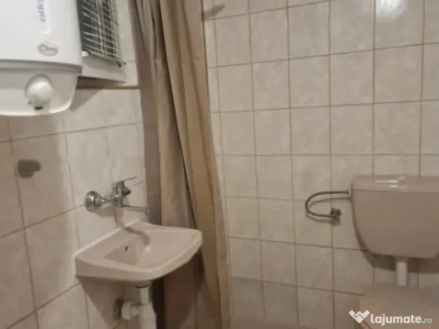 Garsoniera in zona Medicinei