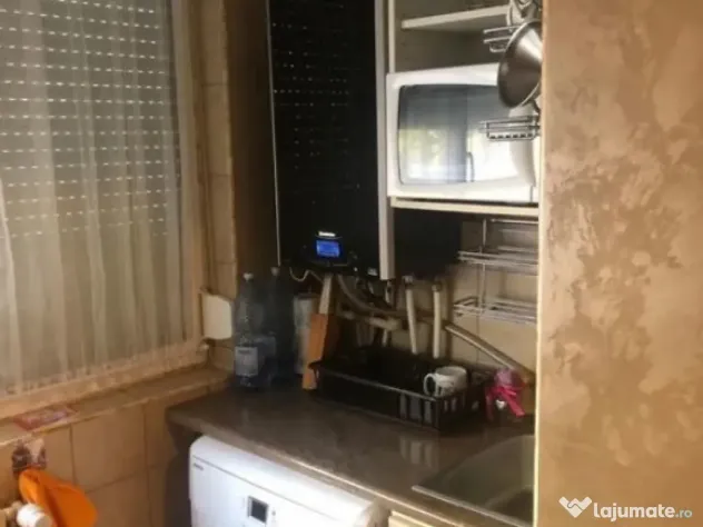 2 camere in zona Complexului Studentesc