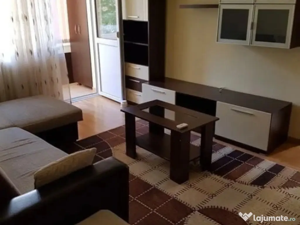 1 camera in zona Lipovei