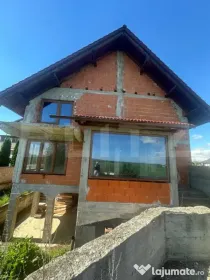 Casa pretabila pensiune/hotel , la rosu, Radauti
