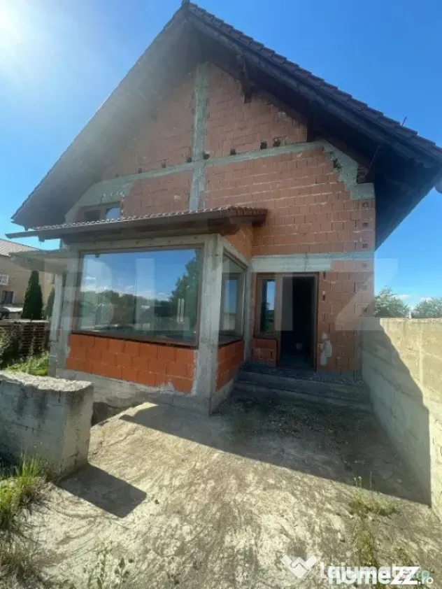 Casa pretabila pensiune/hotel , la rosu, Radauti