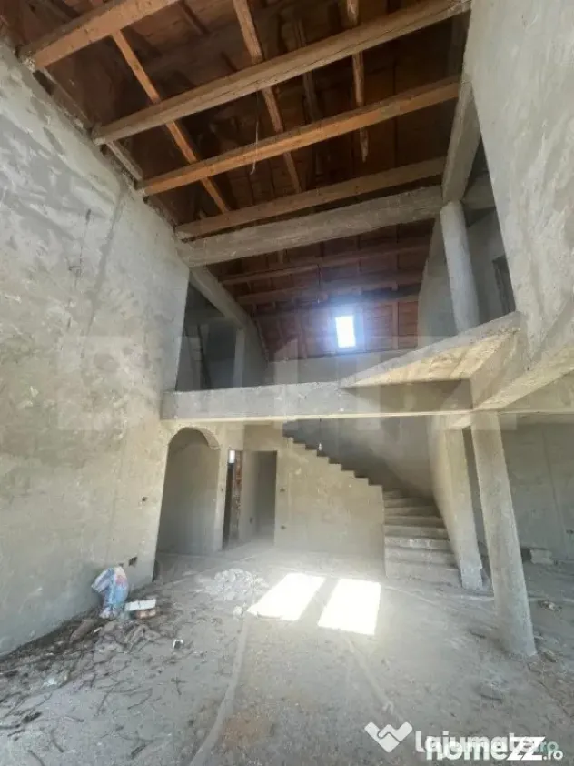 Casa pretabila pensiune/hotel , la rosu, Radauti