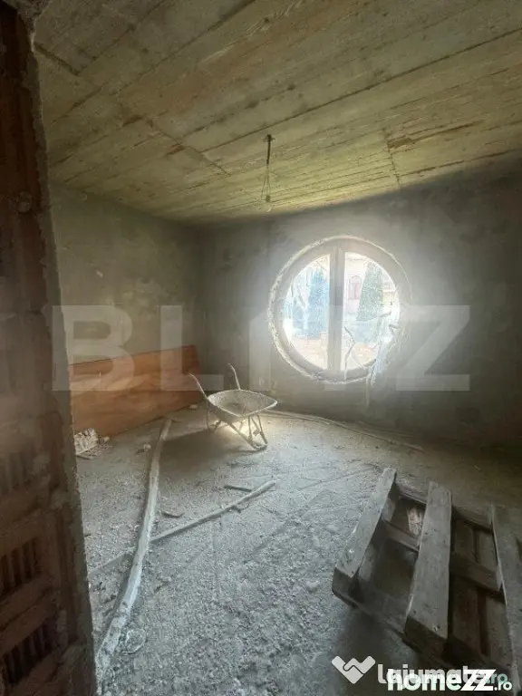 Casa pretabila pensiune/hotel , la rosu, Radauti