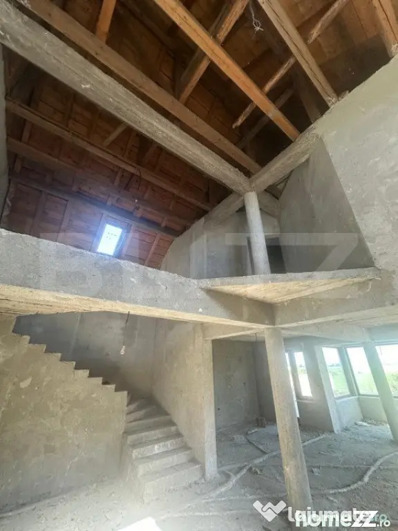 Casa pretabila pensiune/hotel , la rosu, Radauti